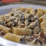 ミラコロ 伊豆高原 地元食材イタリアン - ・韮山 増島農園キノコカルボナーラ 伊豆冷川コメタマゴのショートパスタ (+500円)
            ・パスタ 大盛り 1.5倍 +500円