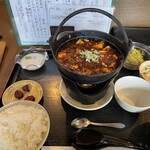 愛園 - 料理写真:鉄鍋マーボー豆腐定食