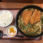 讃歌うどん はんげしょう - カツカレーうどんとライス小