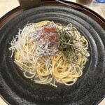 パスタの釜 - 釜揚げシラスとネギのペペロンチーノ