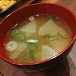 Hambagusuteki&J - 味噌汁は豚汁