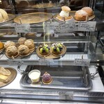 ペチカスケマサコーヒー - ショーケースの中のケーキたち