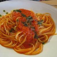 イタリア料理 リストランテ フィッシュボーン - トマトとバジリコのパスタ