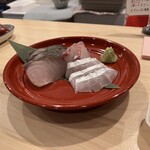 路地裏酒場 ゴンポジ - 【刺身3種盛】サワラ（大分）太刀魚（福岡）シマアジ