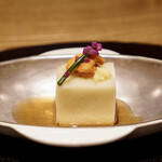 Mochi Duki - 焼きなすのムース、雲丹、つる紫、生姜