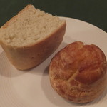 ワインレストラン ドミナス - ローズマリーのパンとシューパン