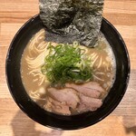 豚骨醤油 三輪 - 