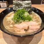 豚骨醤油 三輪 - 