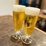 Shokujinoatorieitariamminamimorimachi - まずは生ビール