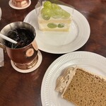 椿屋カフェ - ケーキセット(シャインマスカットケーキ、紅茶シフォンケーキ)