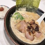 鶏白湯そば 櫓半 - バラチャーシューとダイブ飯