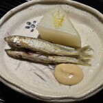 富小路 やま岸 - 【八寸】:琵琶湖のホンモロコと丸大根