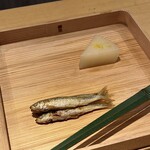 富小路 やま岸 - 【八寸】:琵琶湖のホンモロコと丸大根