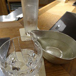 エスト！ジャパン - 手取川純米（一合、７１４円）と続いて酔鯨特別純米（一合、８１９円）、黒龍吟醸三十八号（一合、１，２０８円）×２