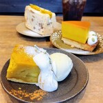 CAFE FLAっと - ■スイートポテト(バニラアイス付き)
■かぼちゃプリンタルト
■かぼちゃクリーム&胡桃シフォンサンド
■アイスコーヒー