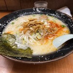 屋台ラーメン とんこつ貴生 - ホルモンラーメン　¥800