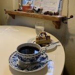 アルフォンソカフェ - どんぐりころころどんぶりこ