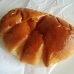 シャロンベーカリー - クリームパン 110円