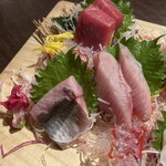 地酒と道産食材 一笑 - 満笑、刺身9点盛り