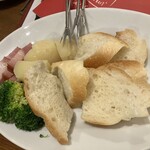 Italian Kitchen VANSAN - チーズフォンデュのネタ