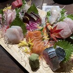 地酒と道産食材 一笑 - 満笑、刺身9点盛り