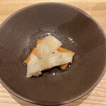Yakkozushi - カブと柿の酢の物