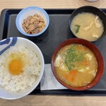 松屋 - 玉子かけごはん(牛小鉢)+豚汁