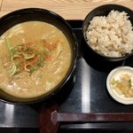 竹や - カレーうどん(豚肉)+炊き込みご飯