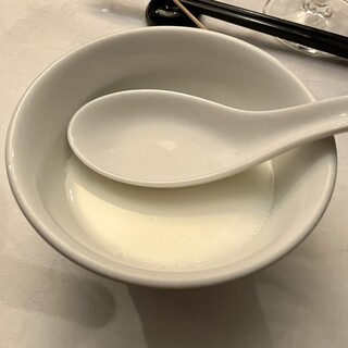 Honkon - 杏仁豆腐