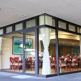 タカガワ新伊予ゴルフ倶楽部 TEA ROOM_2