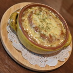 ワインバー バッカス - オニオングラタンスープ（８００円）２０２３年１１月