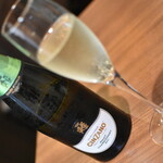 ワインバー バッカス - チンザノ ピノ シャルドネ（８００円）２０２３年１１月