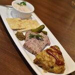 ワインバー バッカス - 前菜３種類の盛合せ（１，５００円）２０２３年１１月