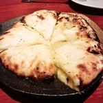 タンドールバル カマルプール - ゴルゴンゾーラクルチャ（680円）