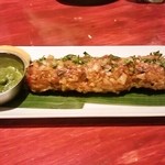 タンドールバル カマルプール - ラム肉のシークカバブ（780円）