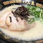 Hakata Sanki - 白ラーメン690円