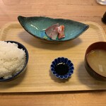 Umikara Sorahe - 定食　大盛りご飯、付き出し（刺身）、味噌汁