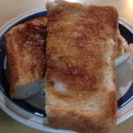 2013.11 トーストも素朴そのもの。モーニング付きコーヒー３５０円