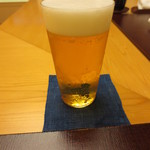 青山　仁 - まずはグラスビールから。