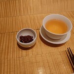 スーツァン・レストラン陳 - お茶とピーカンナッツの飴炊き