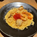 鎌倉パスタ  - 帆立と有頭海老の濃厚ウニクリームパスタ