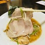 稲庭中華そば - 【〆ら〜＝肉肉しいチャーシュー】
