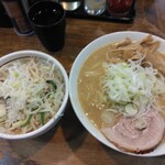 こってりらーめん誉 - 味噌ラーメン並950円背脂ギタギタ麺硬さ普通味濃いめ野菜＆めんま多め(2023.11.3)