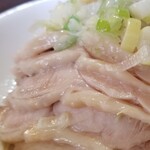 中華料理 祥龍房 - 蒸し鶏の表情。