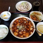 中華料理 祥龍房 - ランチ全体図。