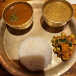 ネパールステーション - ダルバットセット 880円