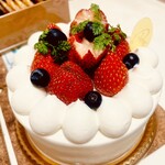 パティスリー ルノワール - 生クリームのデコレーションケーキ 4号