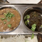 インド・ネパールレストラン プルナディープ - 左)ギーの香りなのかとてもクリーミーなダル／右)魚のすり身揚げ？