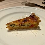 ル・ポワロン - 秋刀魚 (北海道) とドライトマトのキッシュ