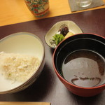 青山　仁 - 赤出汁も良いお味でした。